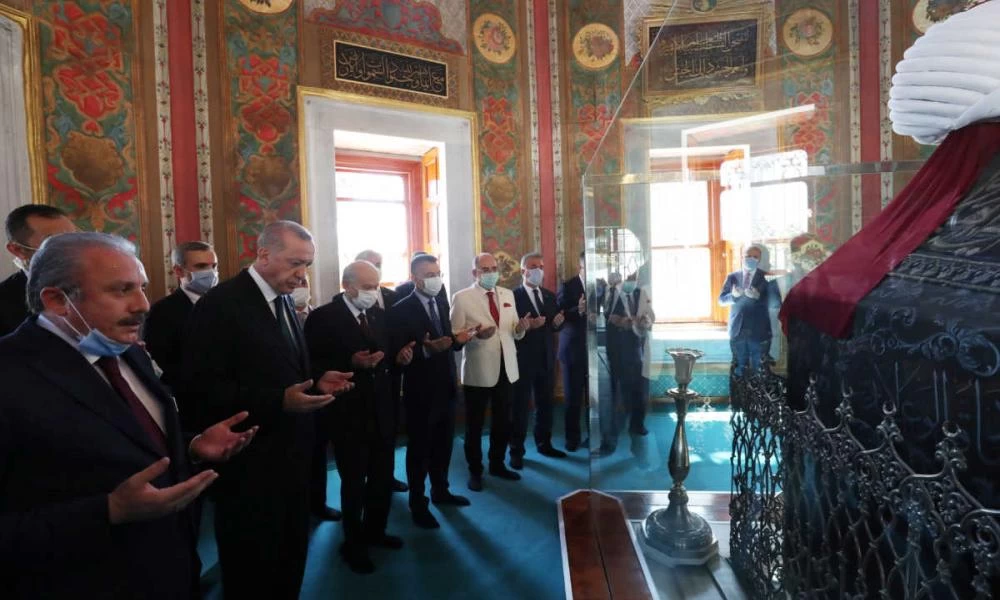 Η Figaro “ξεγυμνώνει” τον "σουλτάνο": Ισλαμο-εθνικιστικό όνειρο η Αγιά Σοφιά